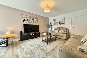 19' Lounge- click for photo gallery